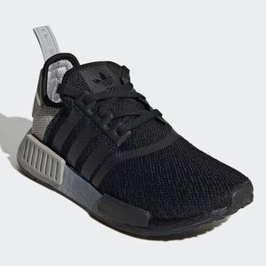 adidas nmd r1 womens all black